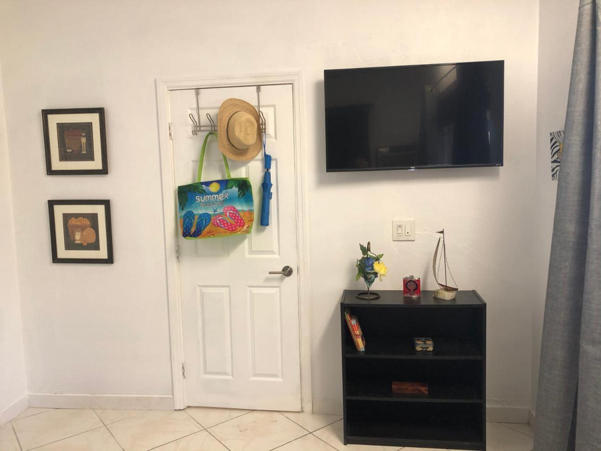 Private Room In The Heart Of Calle Ocho Miami Exterior photo