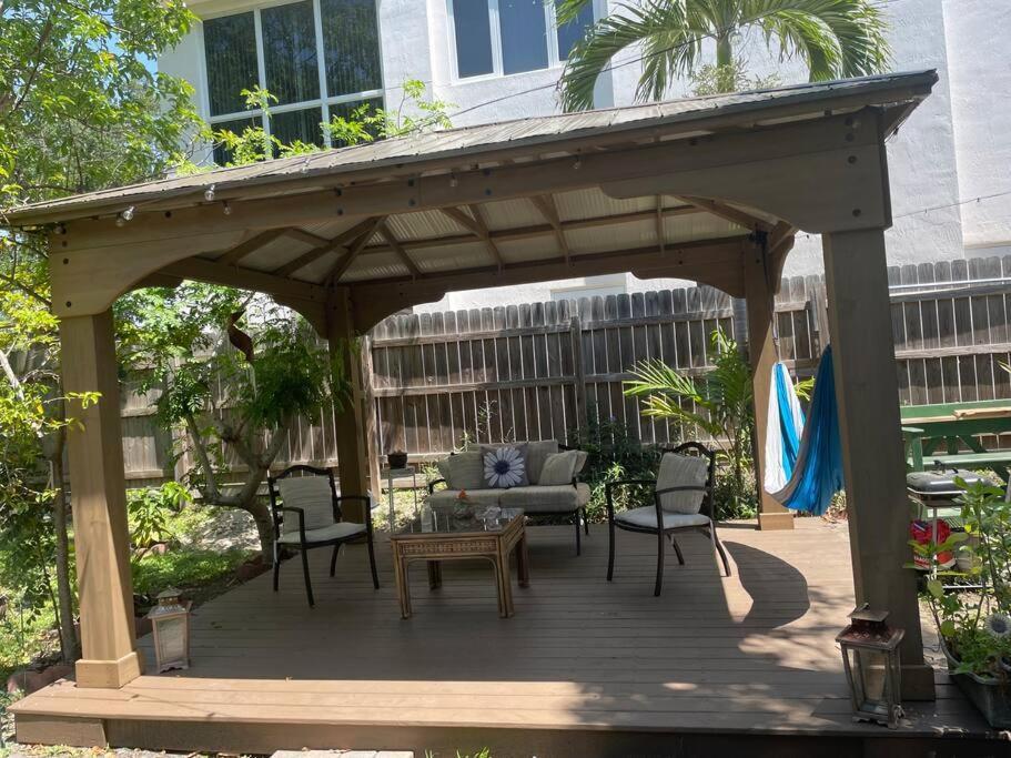 Private Room In The Heart Of Calle Ocho Miami Exterior photo
