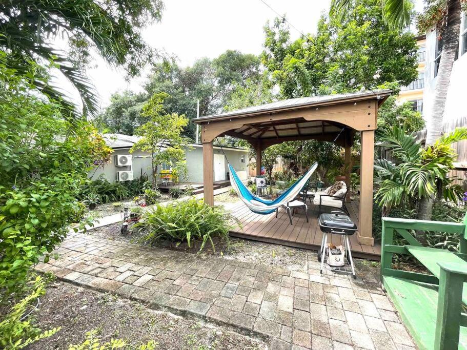 Private Room In The Heart Of Calle Ocho Miami Exterior photo